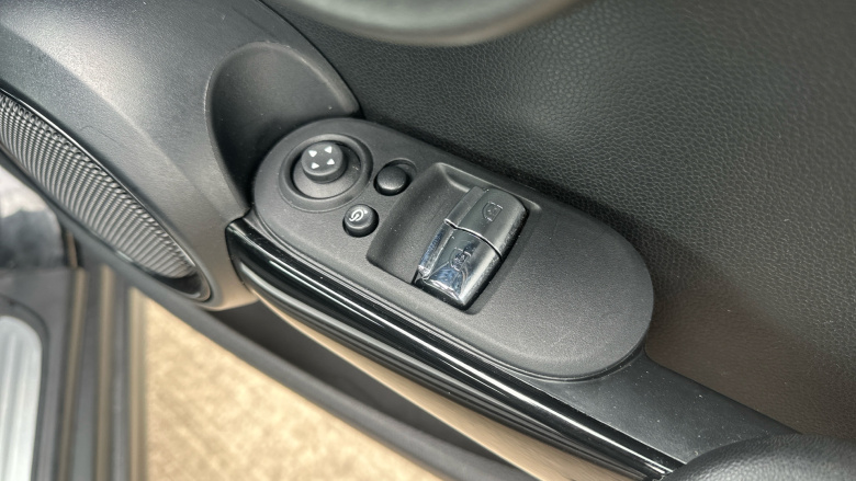 MINI Hatchback 1.5 Cooper Classic Premium 3dr Petrol Hatchback